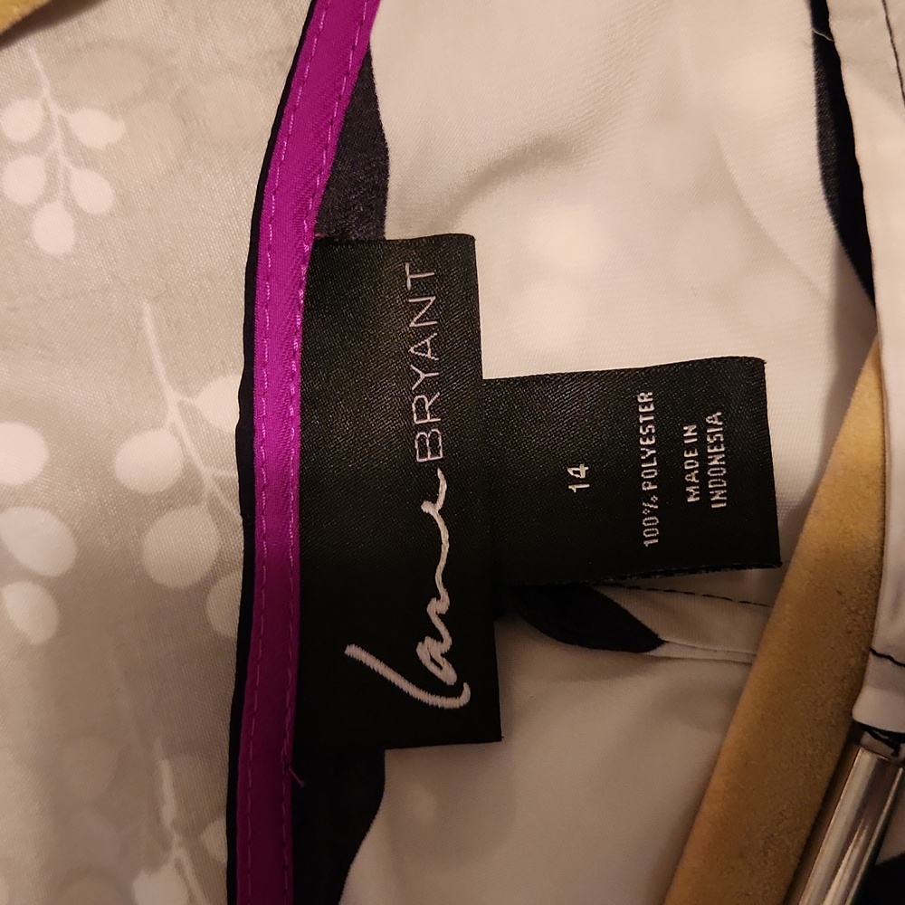 Lane Bryant black and white flowy blouse - Picture 6 of 7